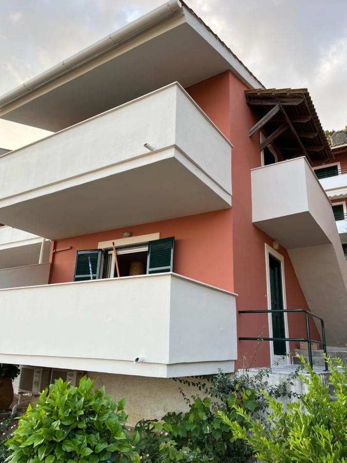 Costal Apartment Глифада Экстерьер фото